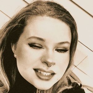 Meet your Posher, Emilee